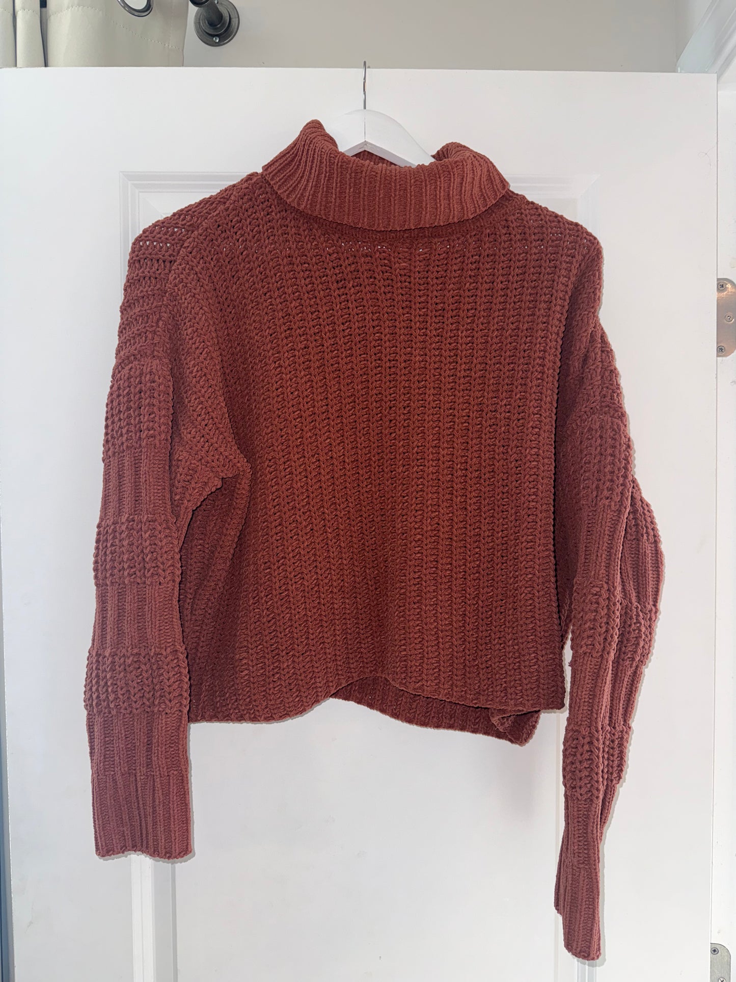 #106: Womens L Arula Sweater