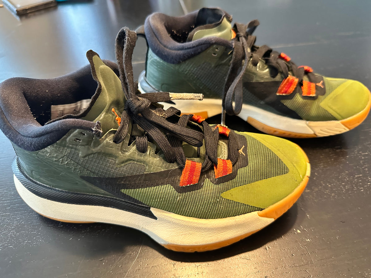 #171 Boy’s Size 5 Jordan Shoes