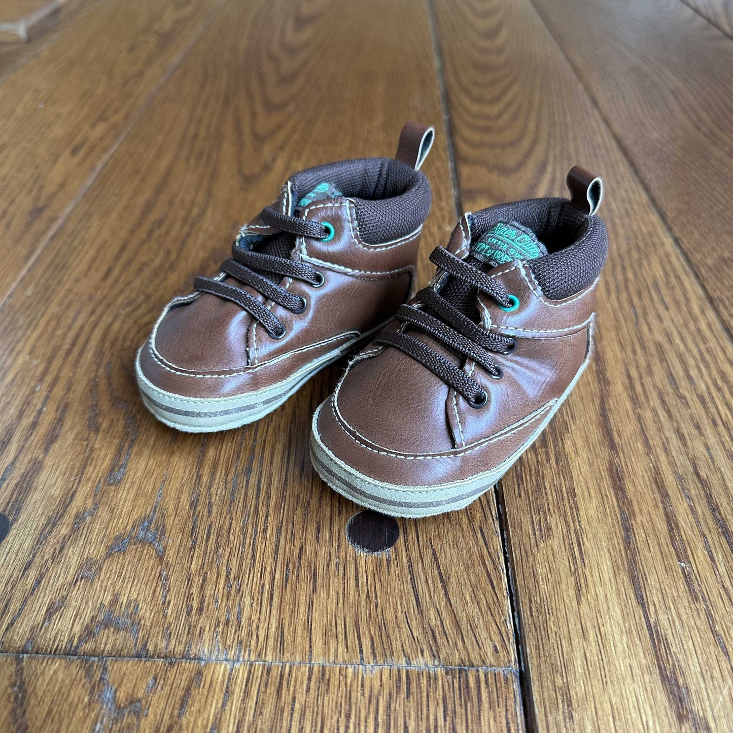 #95 EUC Boys Carters Brown Soft Sole Booties, size 3-6 months