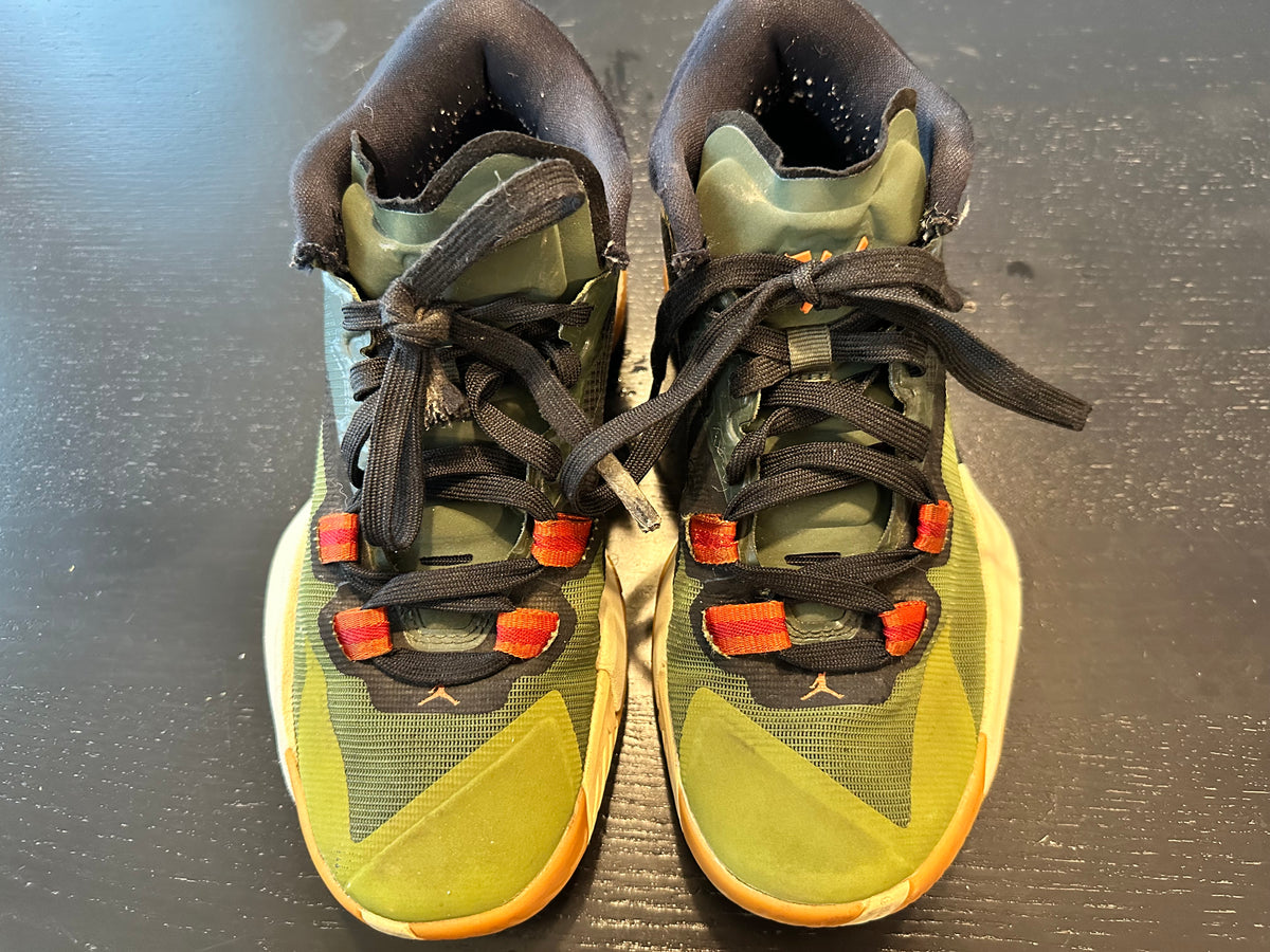 #171 Boy’s Size 5 Jordan Shoes
