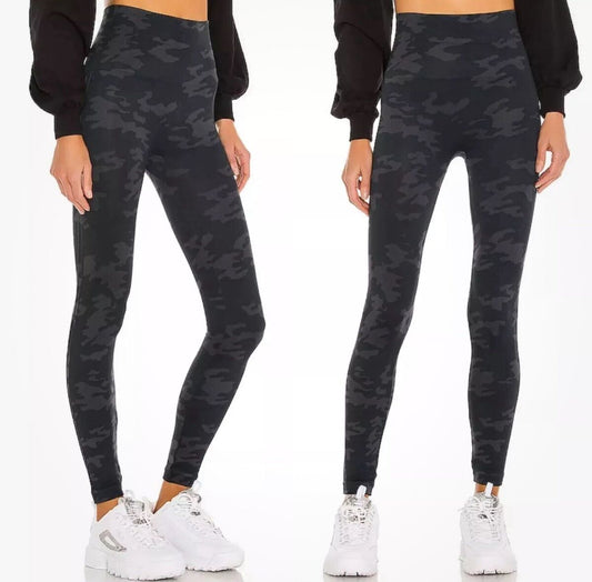 #118 | Size XL | Spanx Women's Gray Camo Seamless Legging