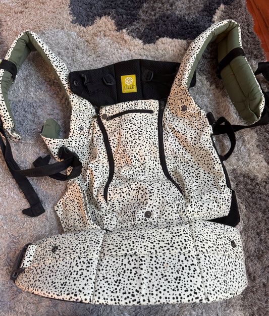 #74- Lillebaby all seasons carrier- 5 STARS!!!!!