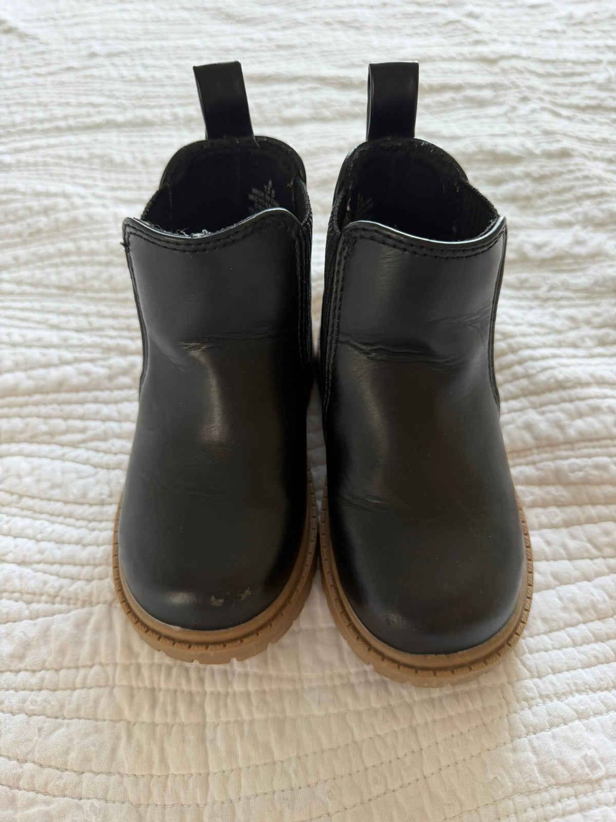 #49 Old Navy girls size 6 boots