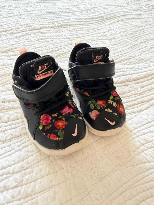#49 Nike girls 5C sneakers