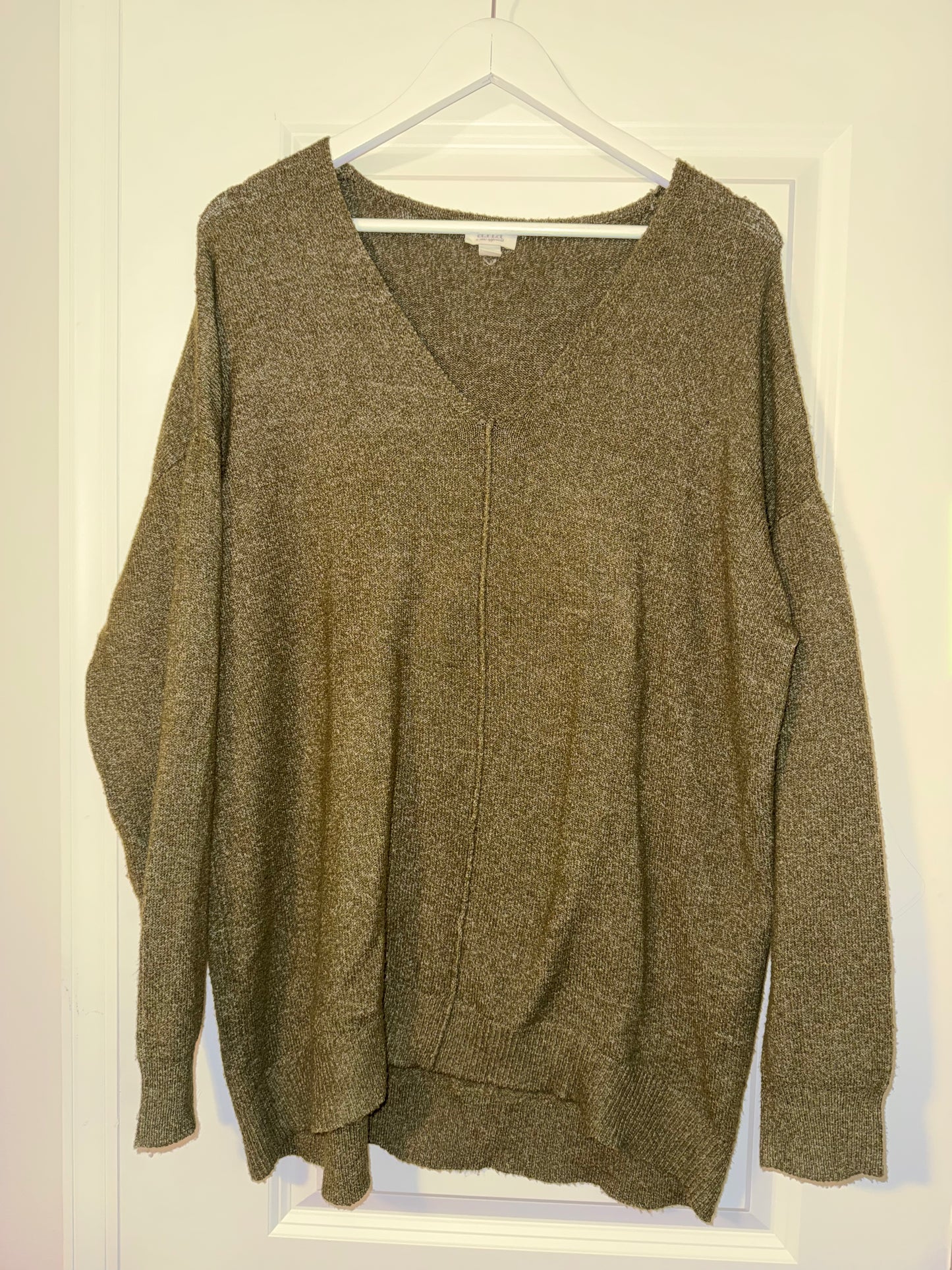 #106: Womens L Ana Green Sweater