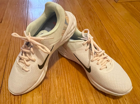 Seller 202 - NEW - Nike shoes - size 7.5