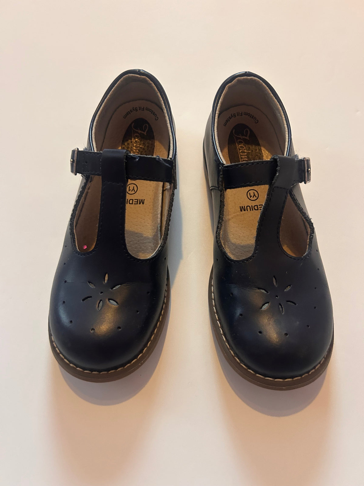 #56 girls navy Footmates size 1 EUC