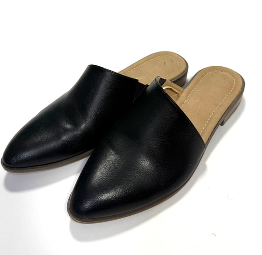 155 Women's Size 9 Black Slides