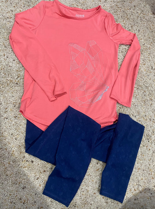 Seller #121 Girls size 8 active material long sleeve shirt and leggings