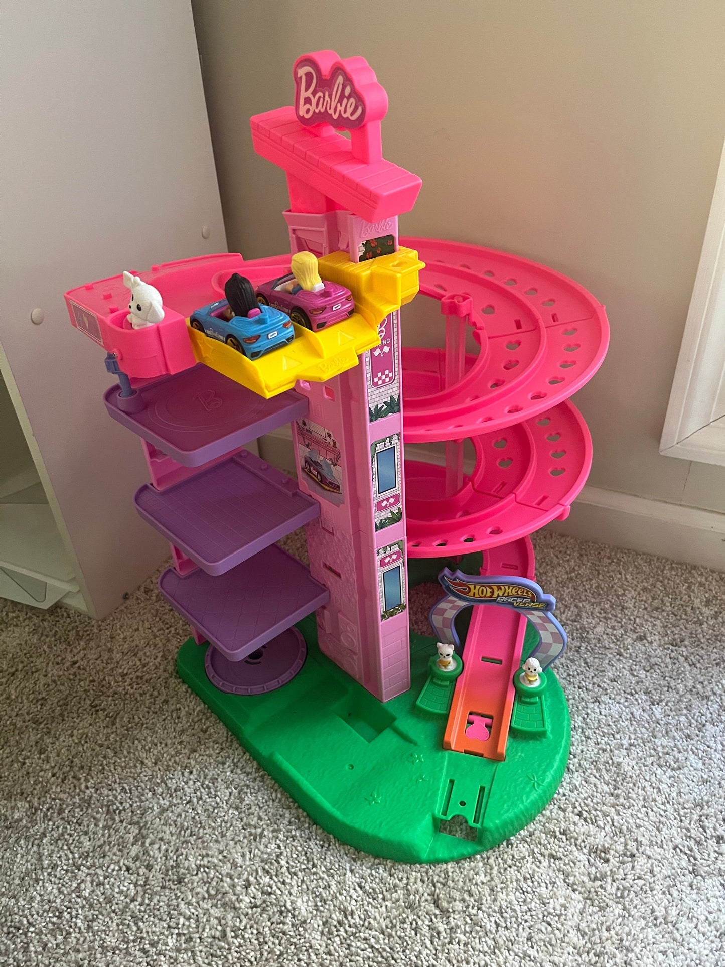 11/3 PRICE DROP Seller #20 Barbie hot wheels race track