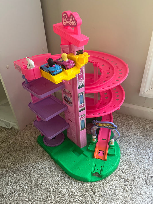 11/3 PRICE DROP Seller #20 Barbie hot wheels race track