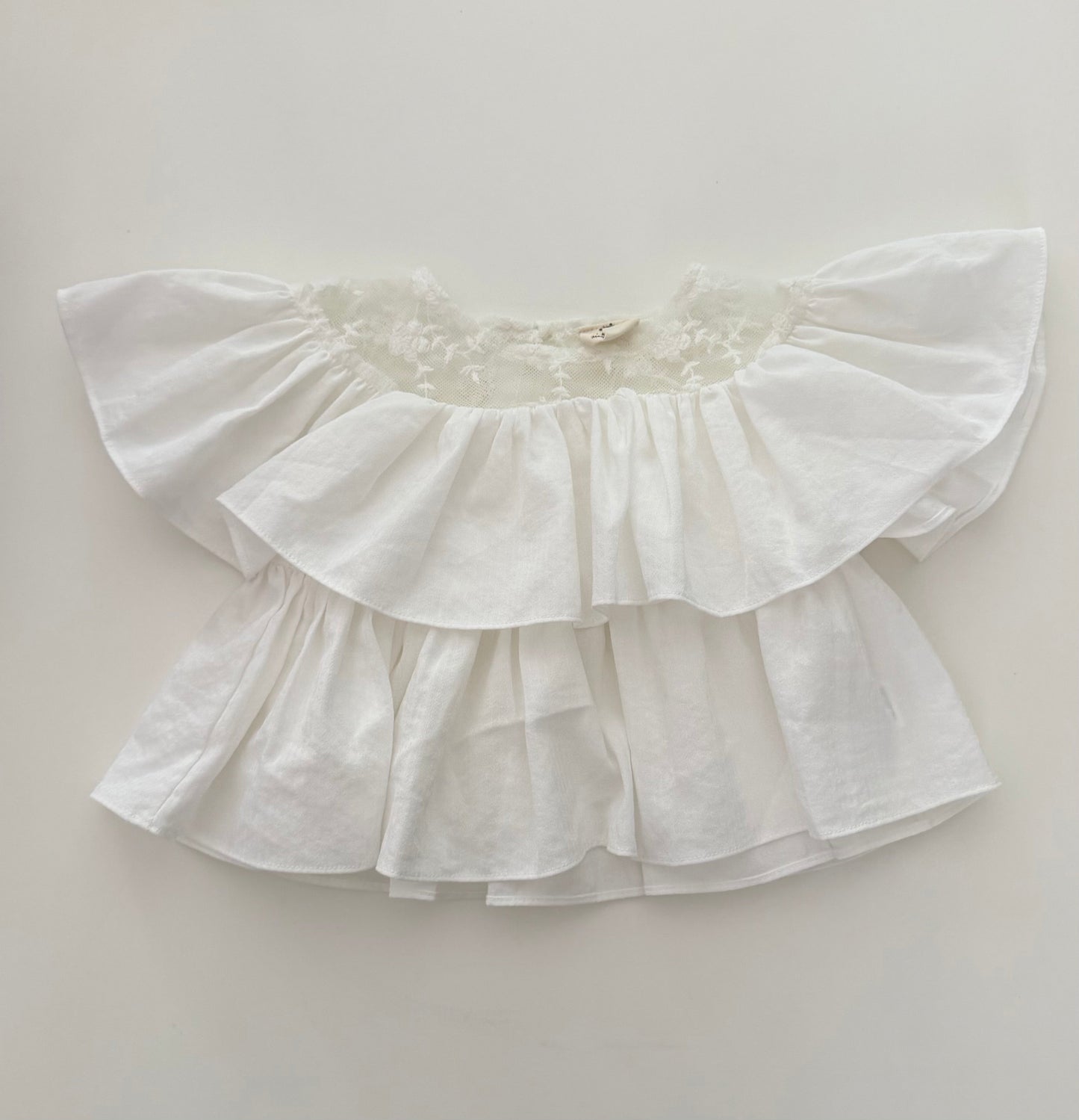 *reduced* #117, Girls 2T, Boutique white tiered ruffle & lace flowy top, VGUC