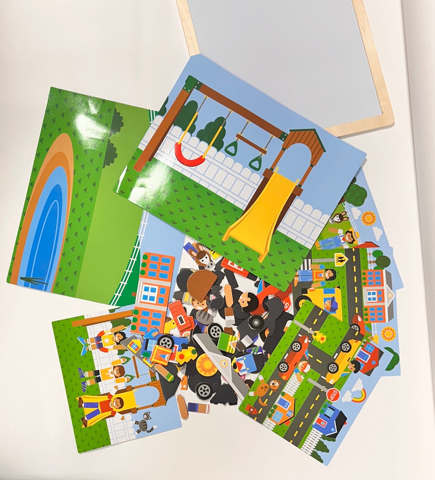 #4 Melissa & Doug Magnetic Matching Picture Game With Scene Cards