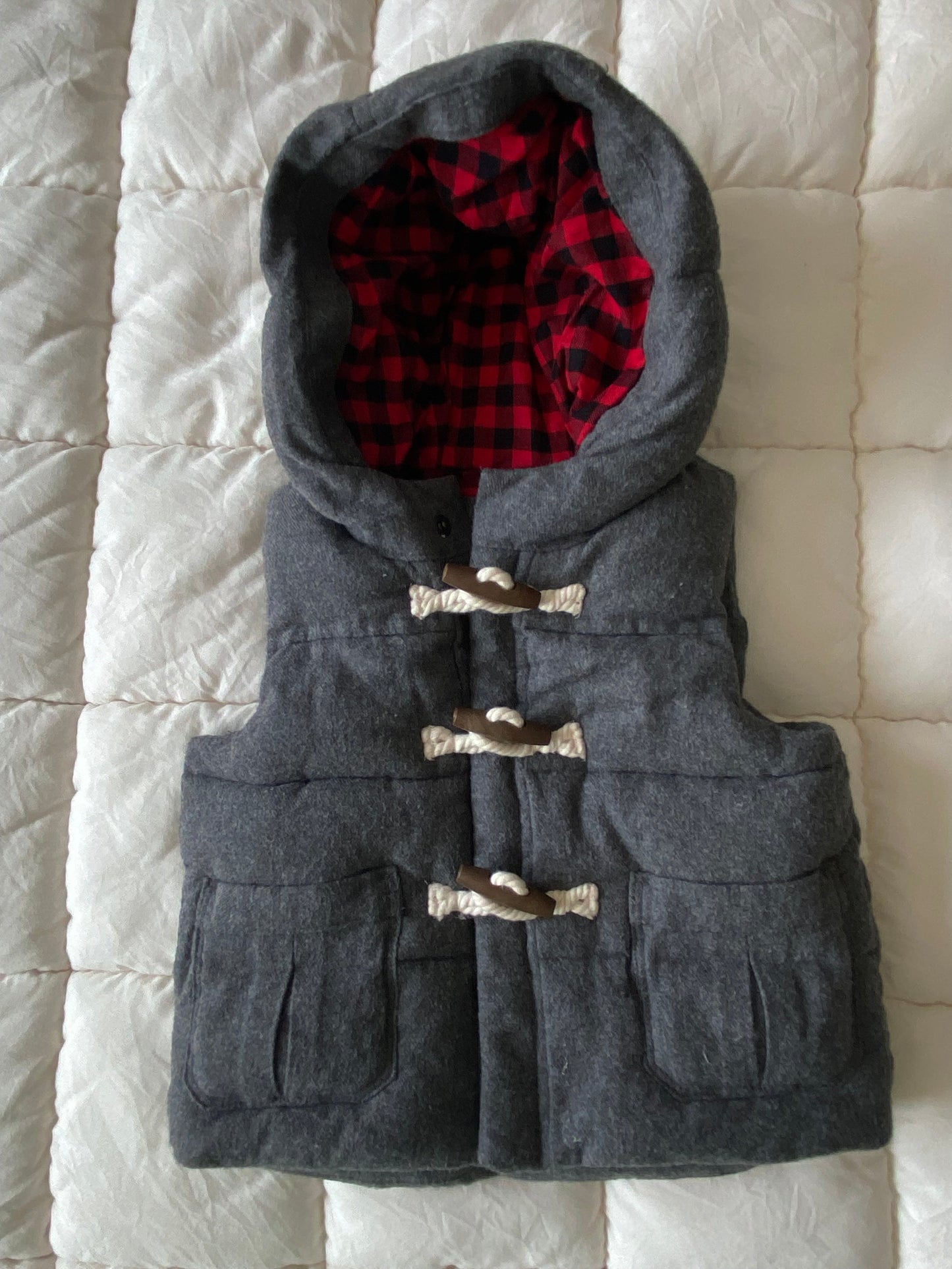 Seller 64 GAP 12-18 boys winter vest