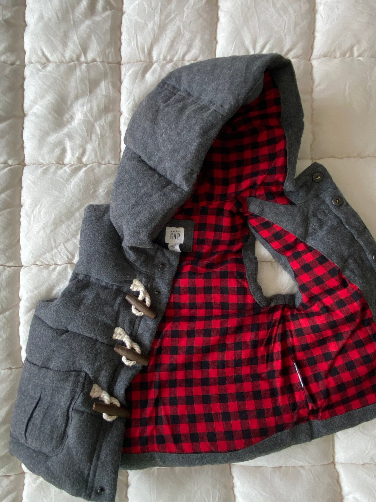 Seller 64 GAP 12-18 boys winter vest