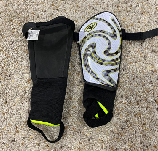 Seller #121 Like new Kids large Shin Guards
