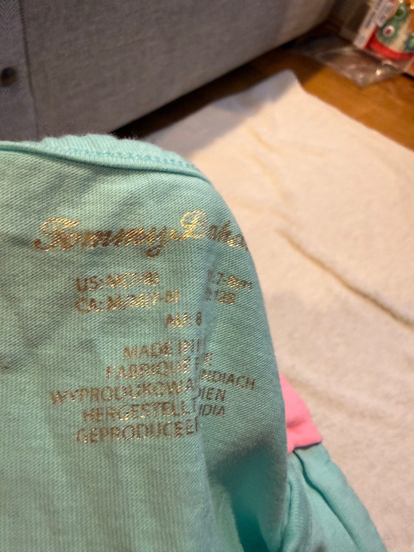 136 EUC Tommy Bahama Girls tank M (7/8)