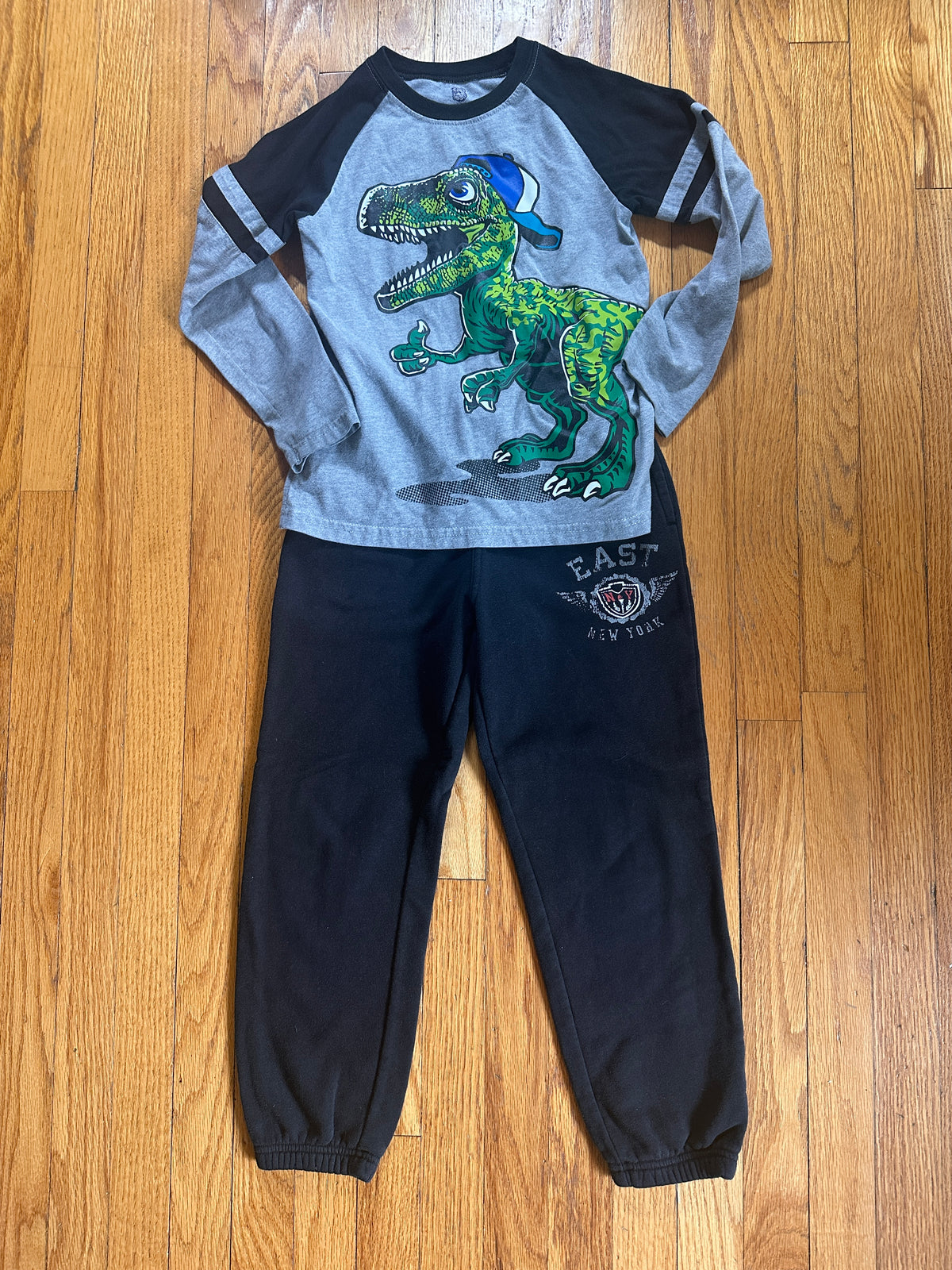 #163 365Kids Dinosaur Shirt & Urban Pipeline Black Sweatpants - size 6/7 - VGUC