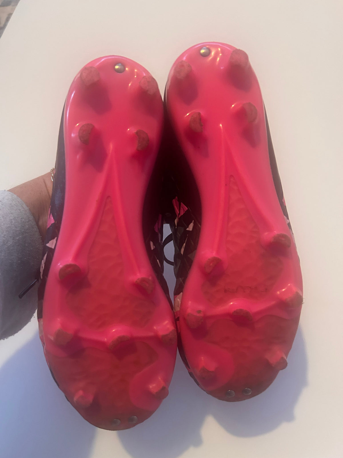 #56 girls cleats size 1.5 VGUC
