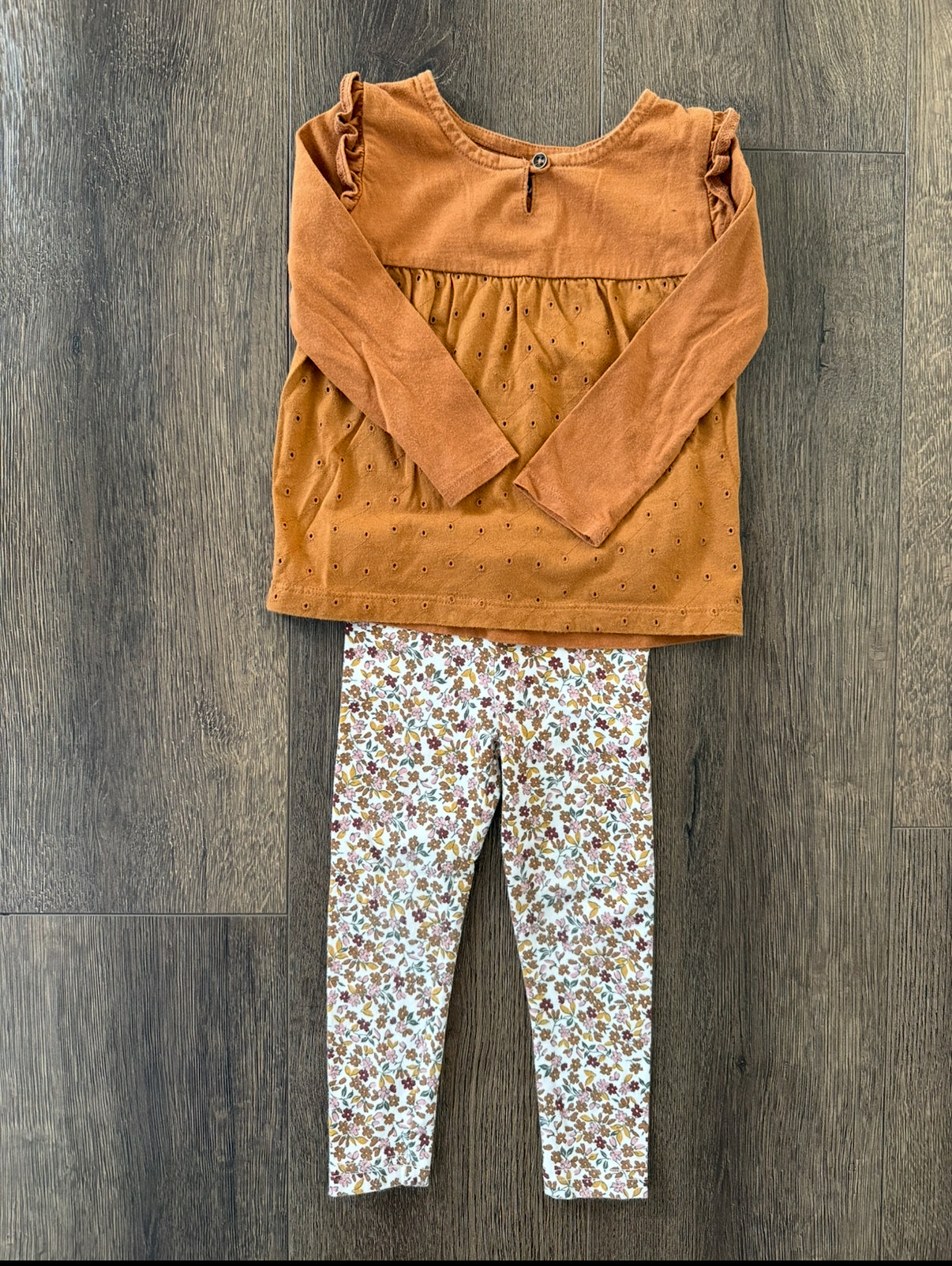 #173-Carters floral outfit size 2T