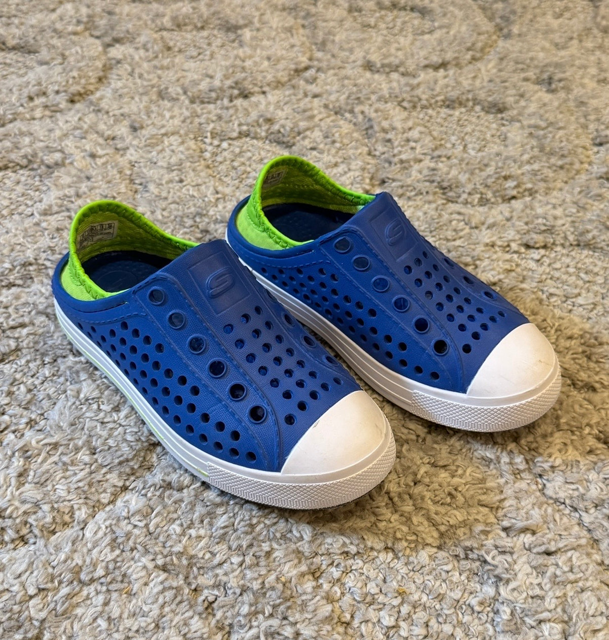 16 - Sketchers Slip On - Little Kid 12