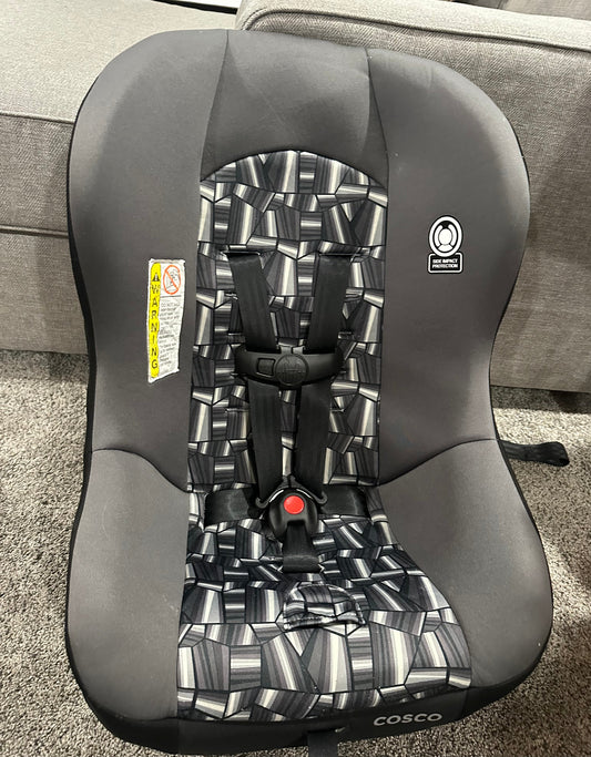 #160 Cosco Scenera travel car seat - used 2x - good through Sept 2020