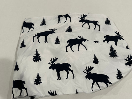 #160 Baby / toddler fitted sheet moose fits a crib or toddler sized bed