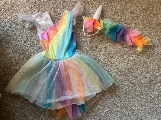 11/3 PRICE DROP Seller #20 girls unicorn costume size small