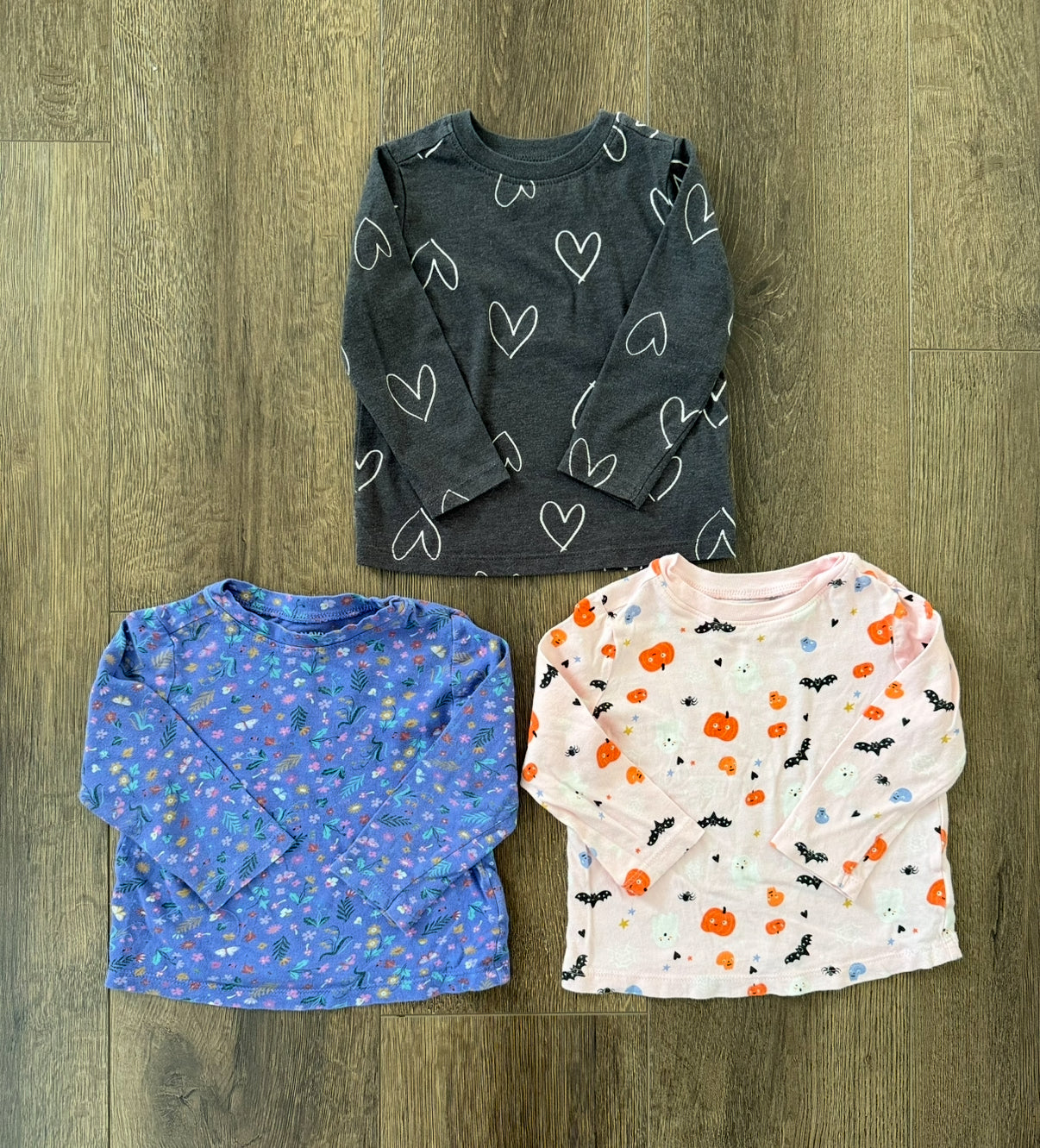 #173-Old Navy long sleeve shirt bundle size 18-24m