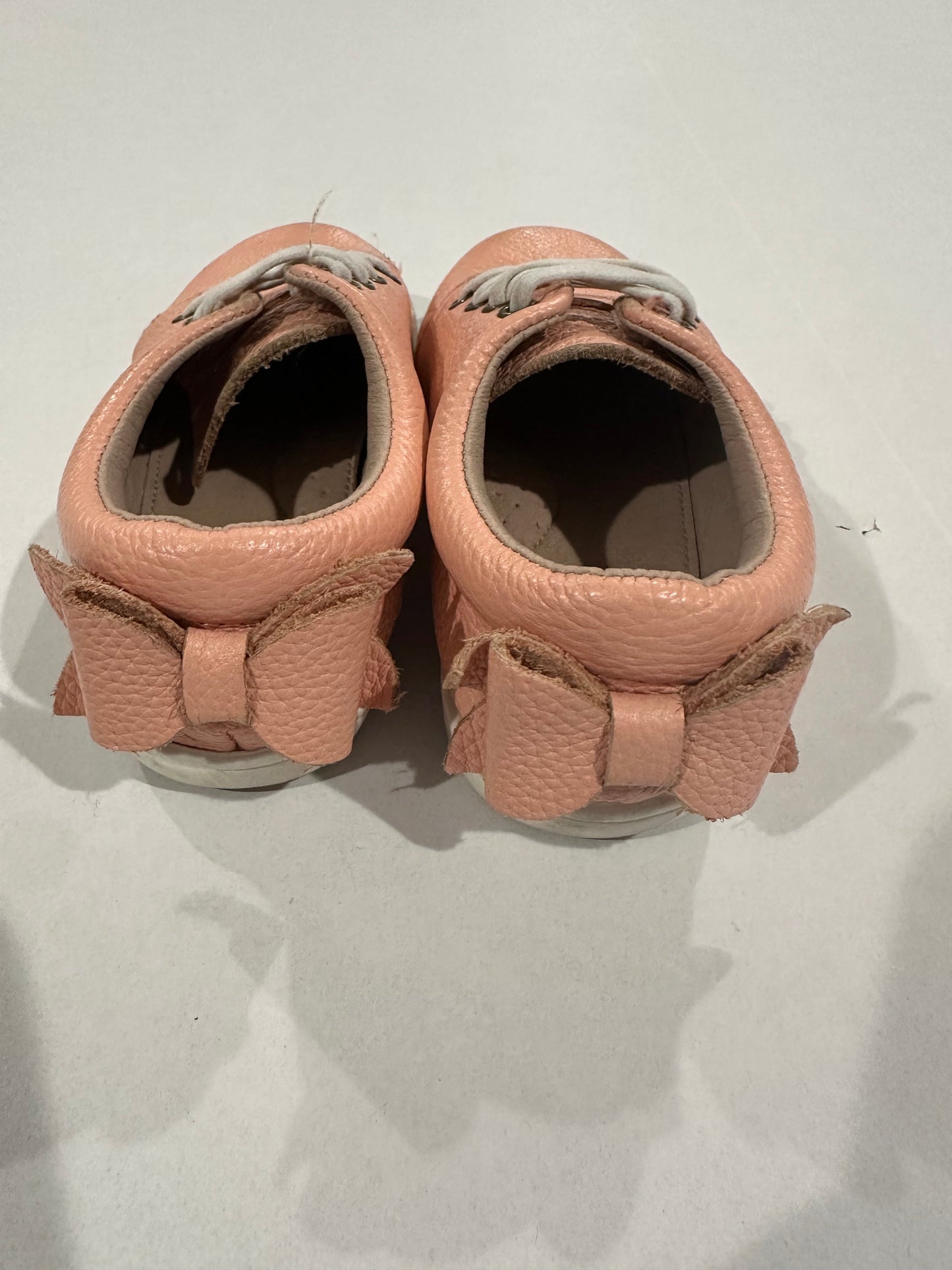 #160 girls shoes size 3-4 years (fits like size 11) pink low tops with cute bow detail