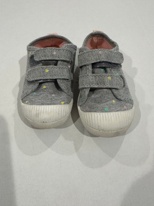 #160 Girls shoes size 7 Cat and Jack grey with hearts