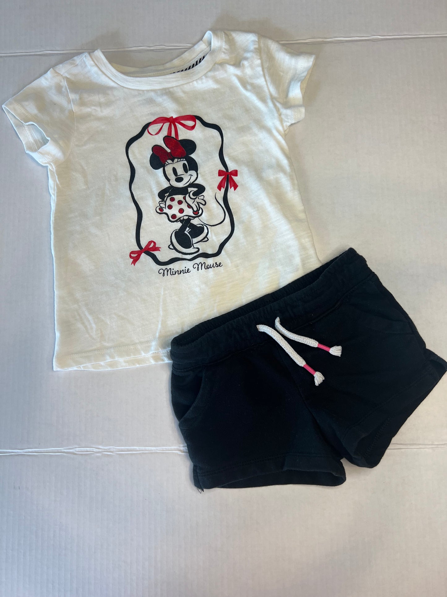 #156 disney girls size 4t minnie mouse shirt and cat and jack black shorts