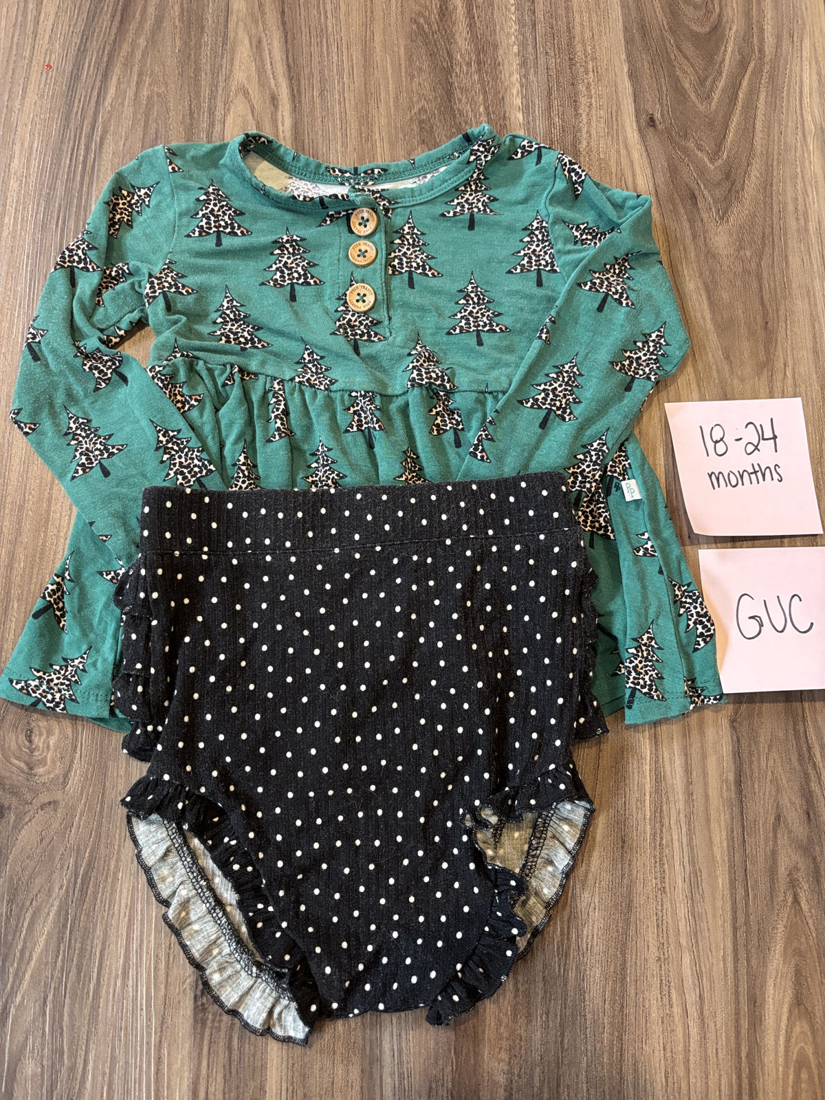 #138 - 18-24 Mo GUC Bamboo (posh peanut) Christmas in July LS Peplum w/bummies