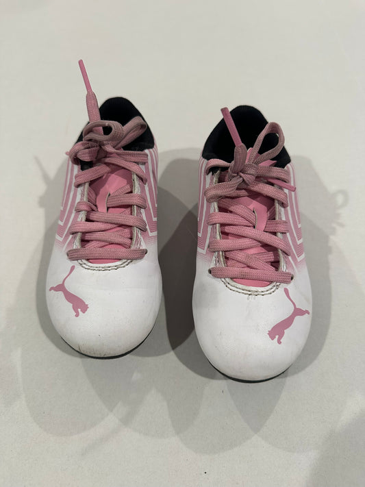 #160 Girls size 10 Puma soccer cleats