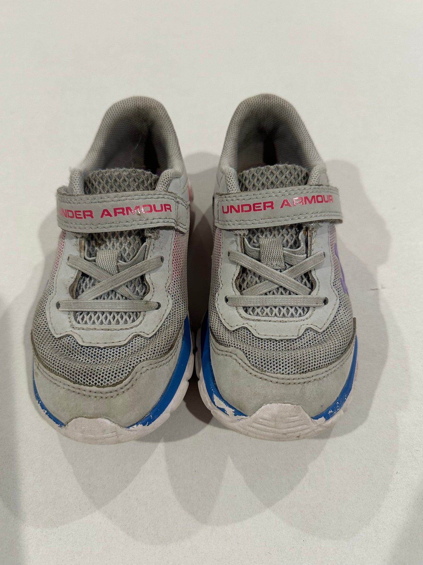 #160 Girls size 9K Under Armour gym shoes