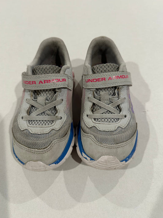 #160 Girls size 9K Under Armour gym shoes
