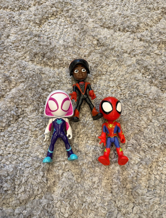 16 - Spidey and His Amazing Friends Figures