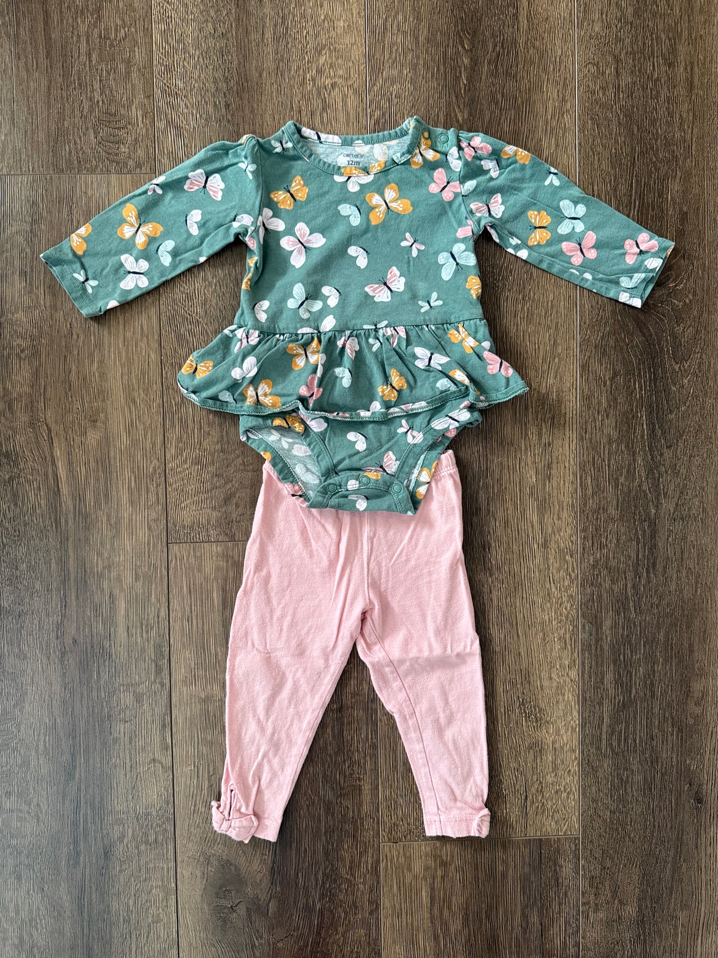 #173-Carters butterfly outfit girl size 12m