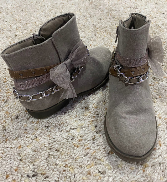 Seller #121 Girls like new size 2 boots