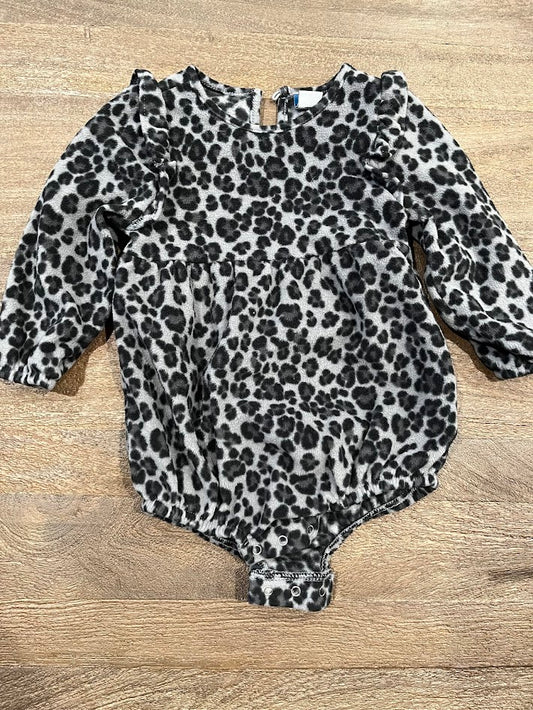 Seller #55 Old Navy Girls 12-18 Month Grey Animal print fleece romper