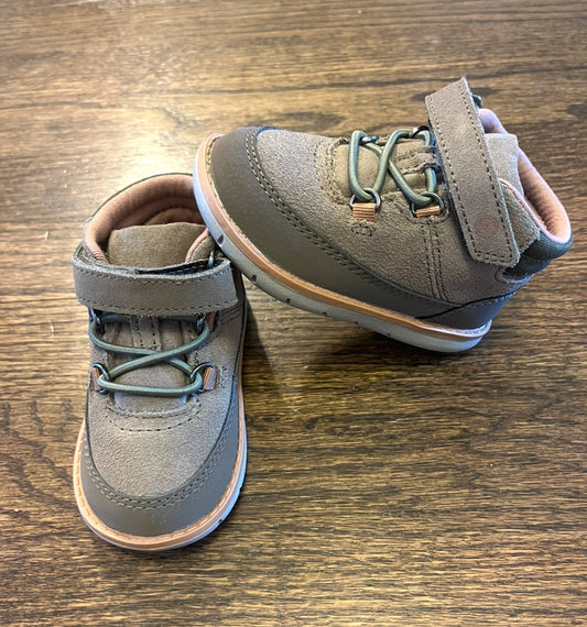 #67 NWOT stride rite shoes 4.5