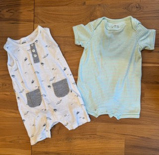 #51 Bundle of 2 Unisex Rompers Size 6-12mo EUC