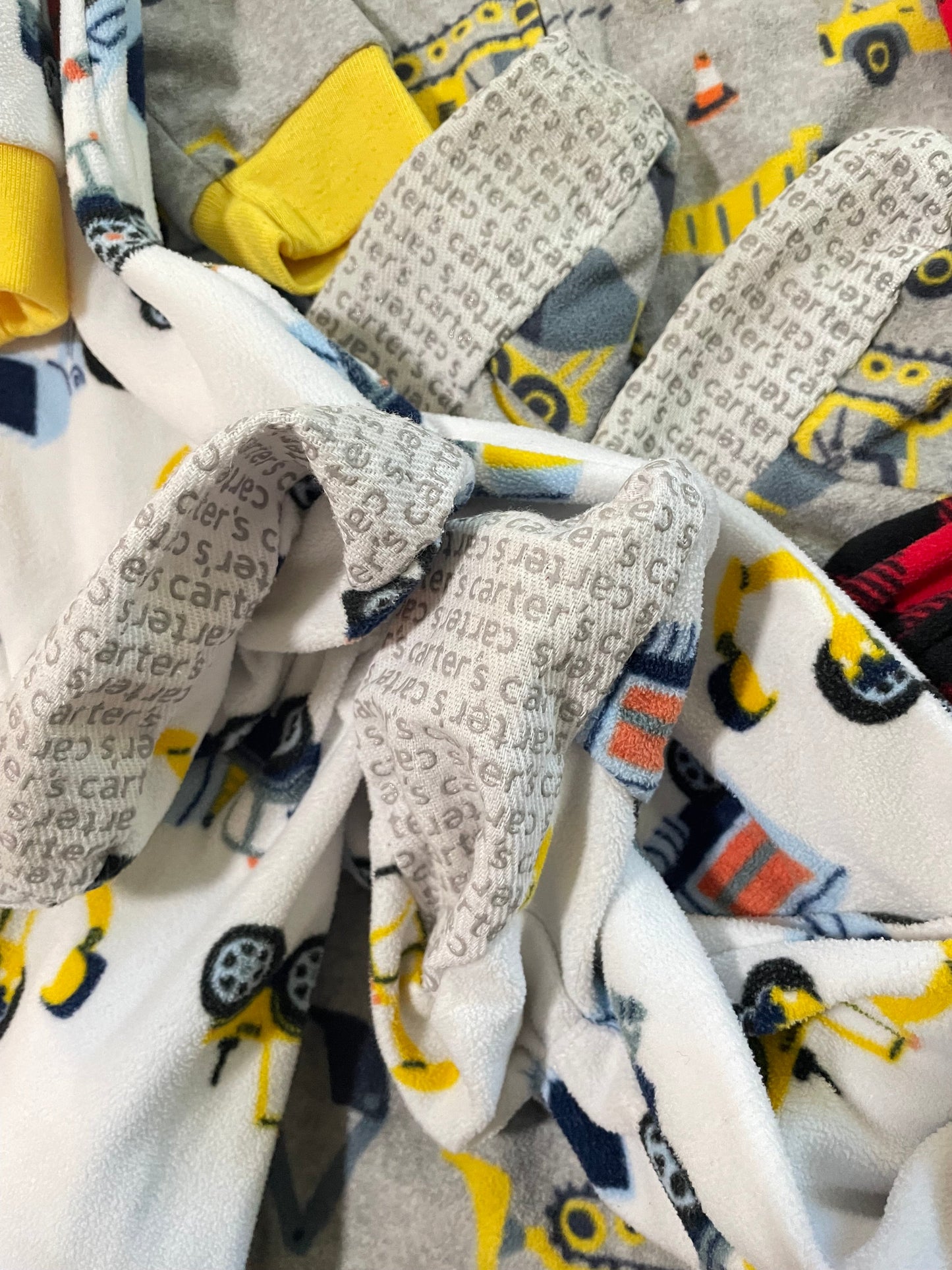 Seller #121 Carters 4t footed pajamas (3)