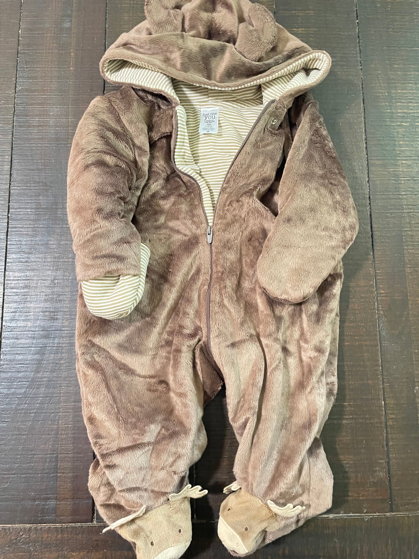 Seller #121 the cutest cozy bunting snow suit 3month