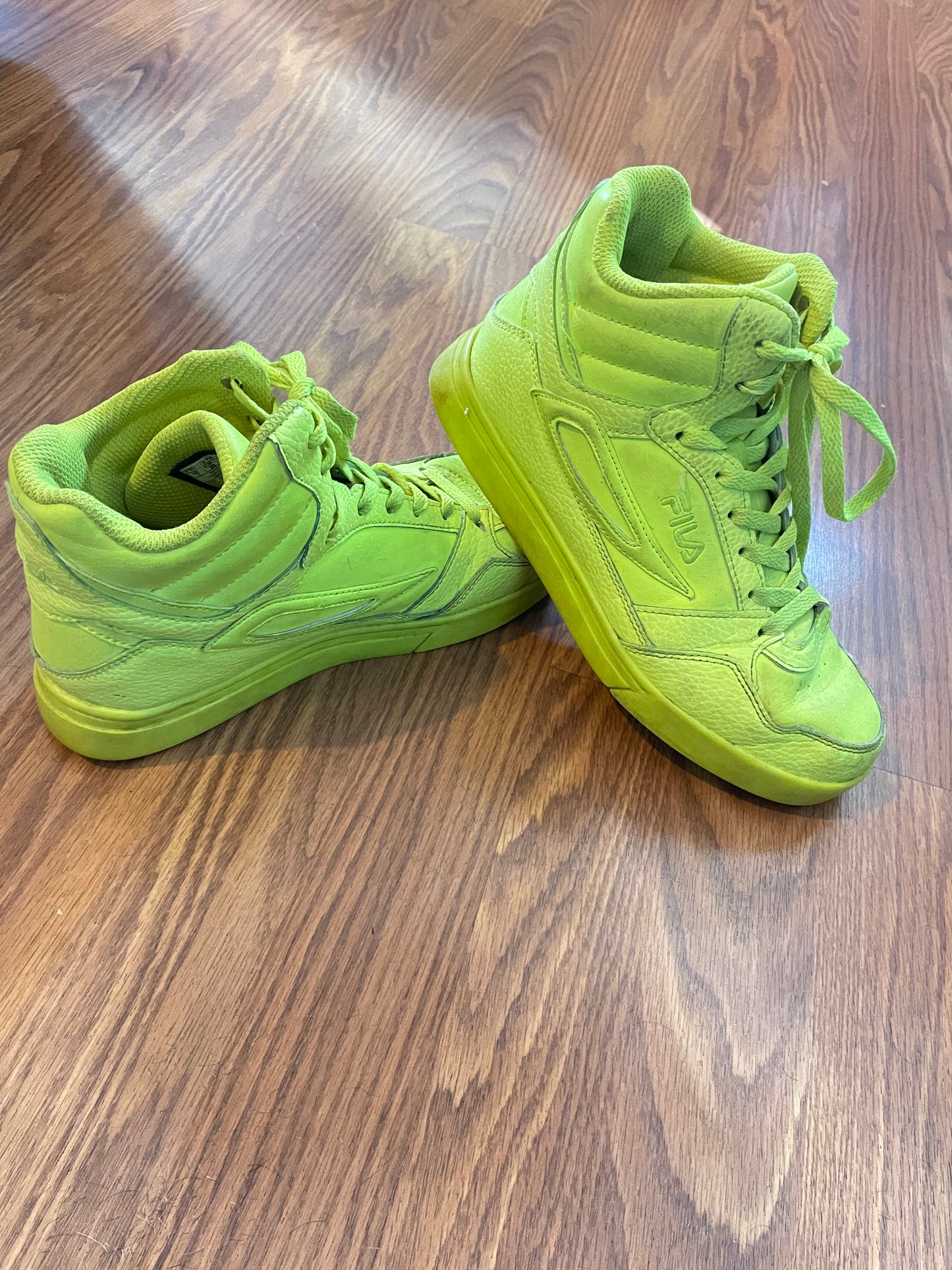 Seller #121 Boys Size 7 Fils high top shoes