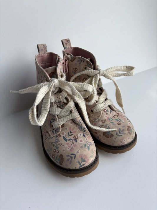 Seller # 105 - Size 9c Girls Cat & Jack Floral Combat Boots GUC