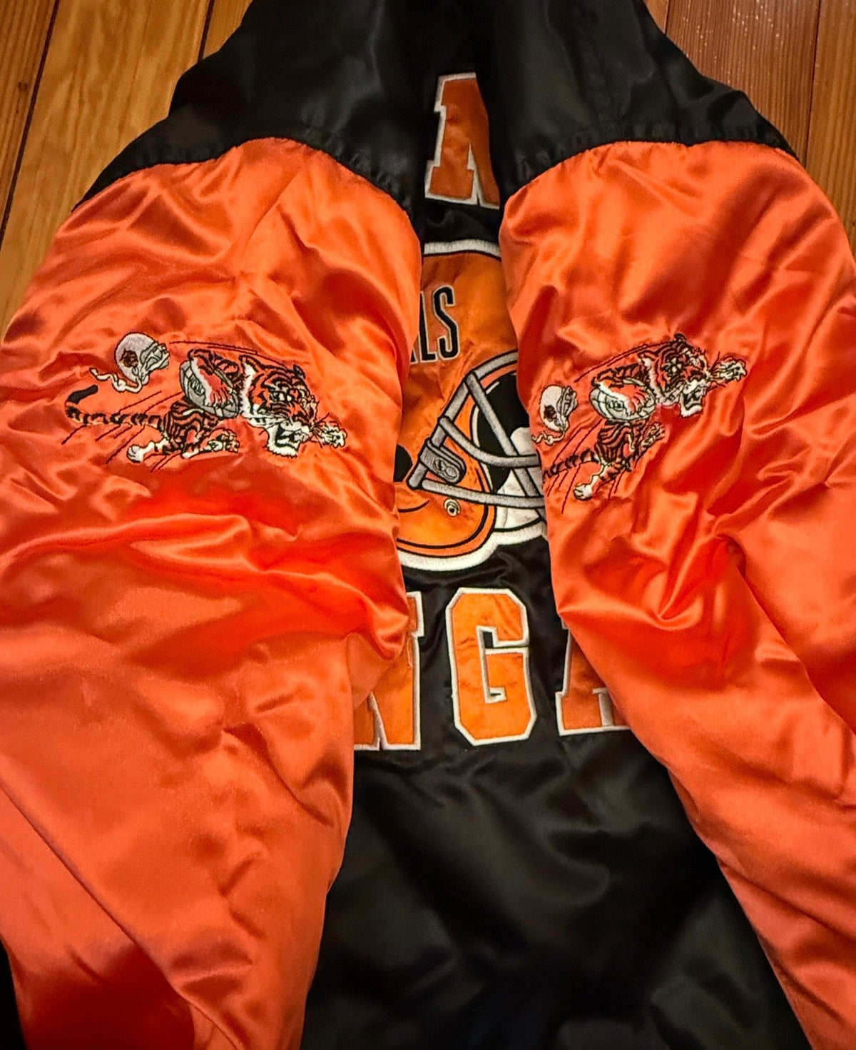 #41 |  NWT Adult Small NFL Bengals Track Jacket (orig $135)