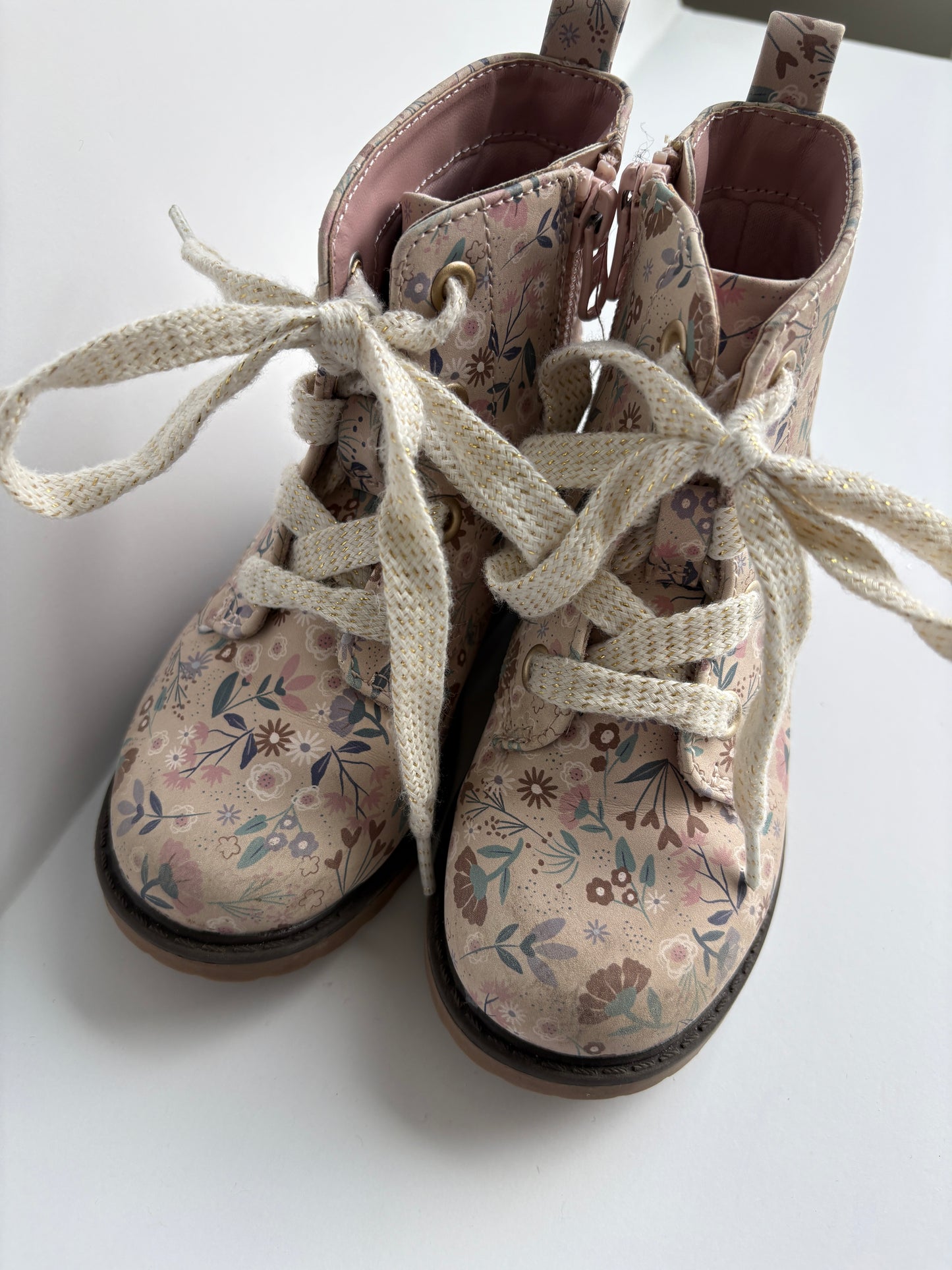 Seller # 105 - Size 9c Girls Cat & Jack Floral Combat Boots GUC