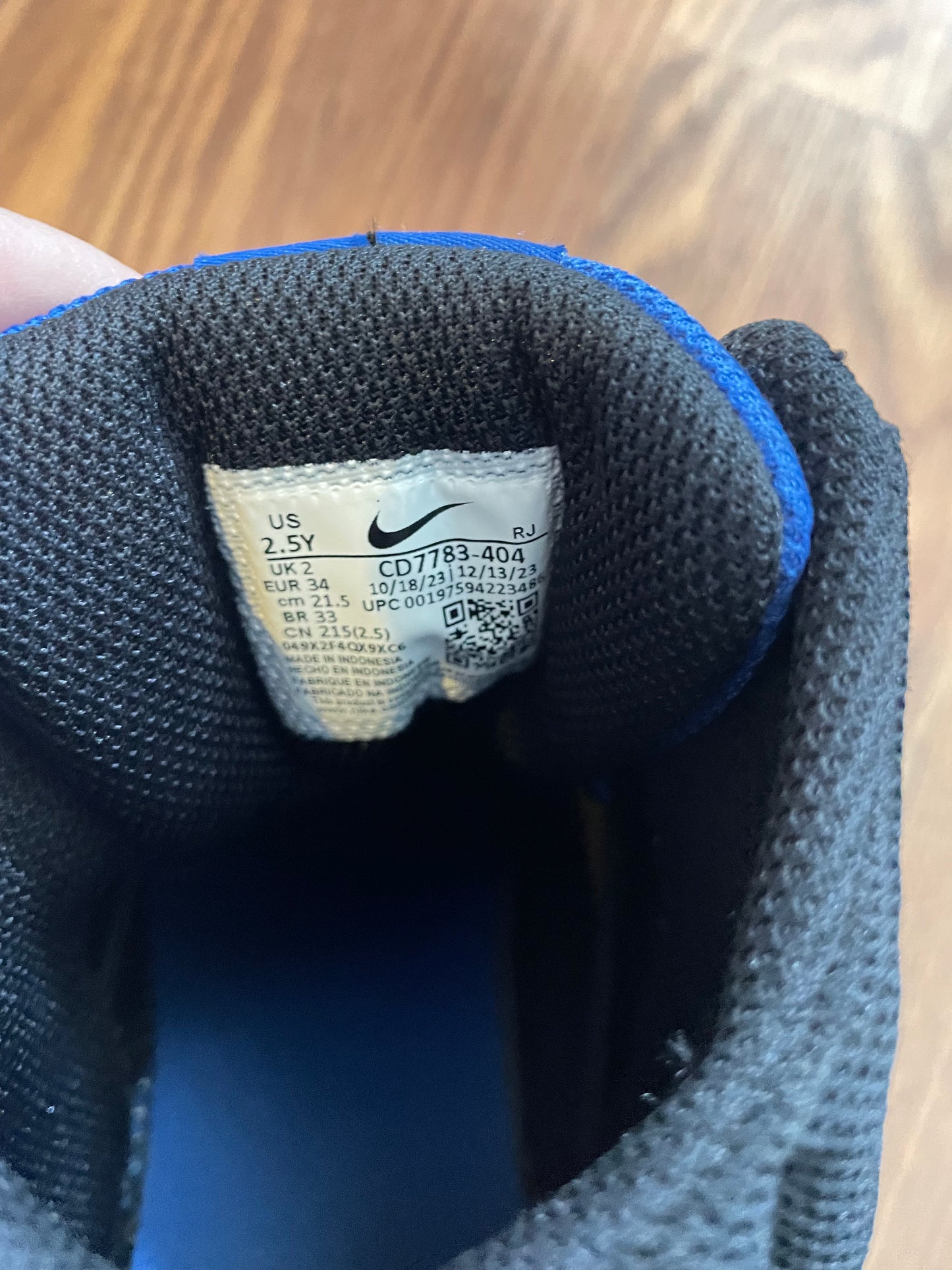 Seller #121 Boys Size 2.5Y Nike shoes