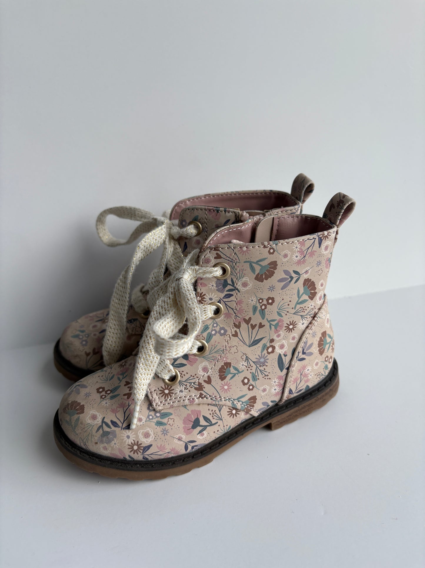 Seller # 105 - Size 9c Girls Cat & Jack Floral Combat Boots GUC
